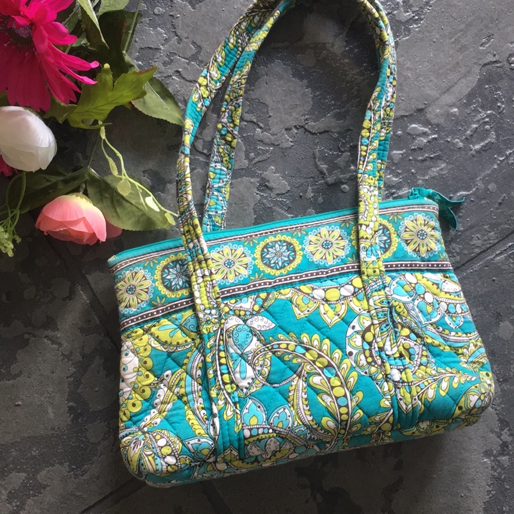 Medium size Betsy shoulder tote